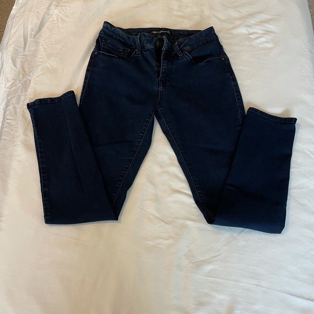 Mavi jeans. Size 26. Alexa style. Dark wash. Skinny. Date night. going out party